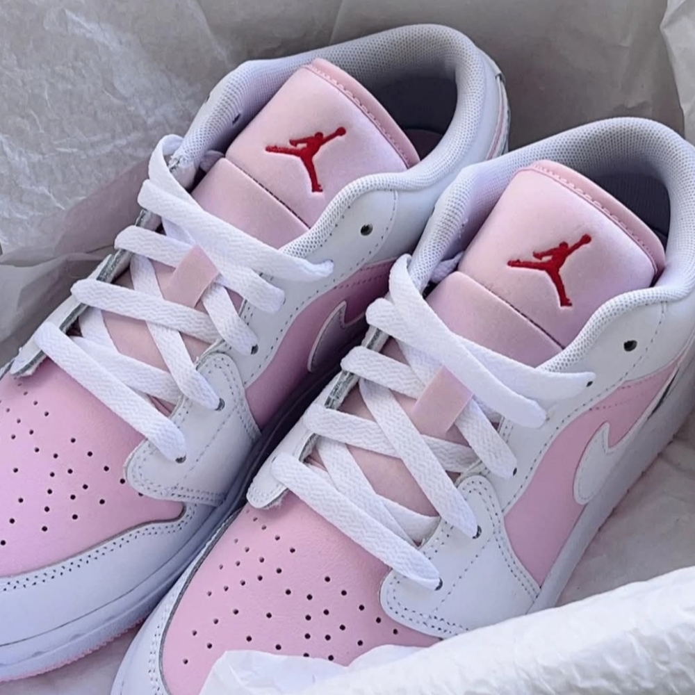 AIR JORDAN 1 LOW WHITE-PINK WOMEN US SIZE 8.5 BRAND NEW IN BOX